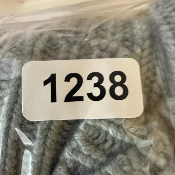 Garnet Hill 100% Recycled Cashmere Turtleneck Sweater Women's XS Blue Striped - Picture 13 of 13